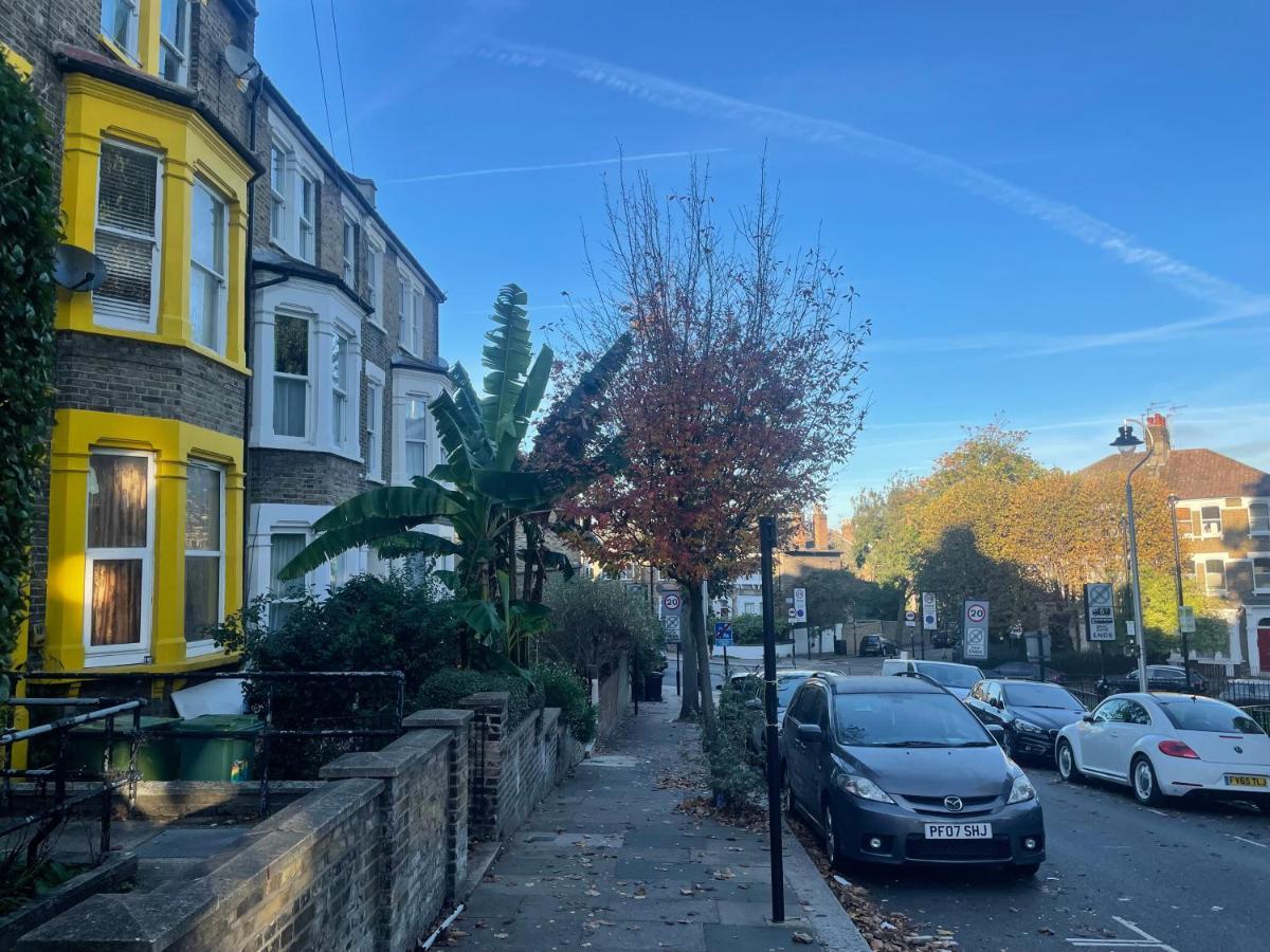 Self-Contained Flat On The 2Nd Floor You Will Share With One Other Guest, In A Family House 2 Minutes Walk From Tufnell Park Station 2Nd Floor With Stairs Londra Exterior foto