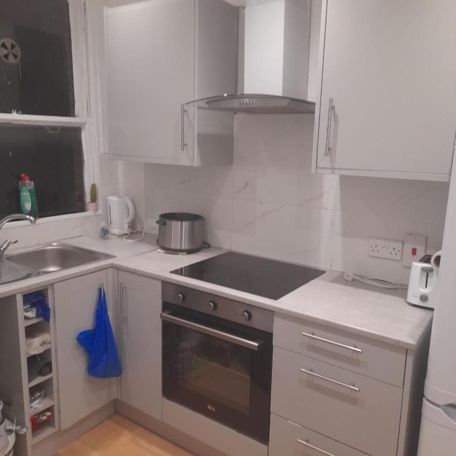 Self-Contained Flat On The 2Nd Floor You Will Share With One Other Guest, In A Family House 2 Minutes Walk From Tufnell Park Station 2Nd Floor With Stairs Londra Exterior foto