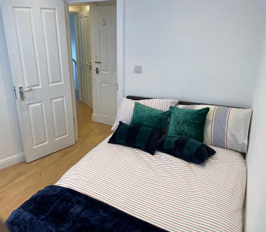Self-Contained Flat On The 2Nd Floor You Will Share With One Other Guest, In A Family House 2 Minutes Walk From Tufnell Park Station 2Nd Floor With Stairs Londra Exterior foto